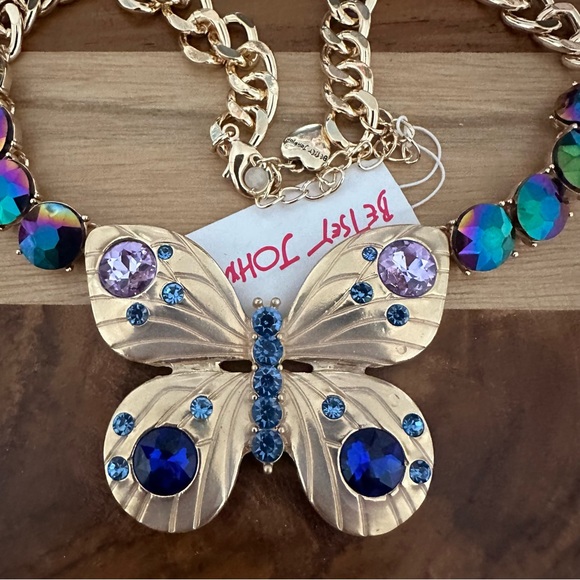 Betsey Johnson Buggin Out Butterfly Collar Necklace Multi NWT - Picture 2 of 5